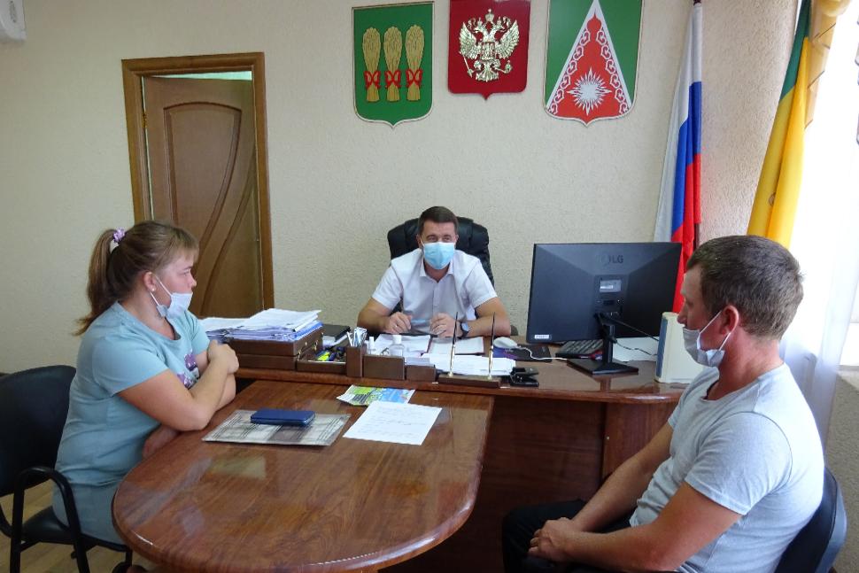 Глава администрации Камешкирского района Павел Мигин провел личный прием граждан