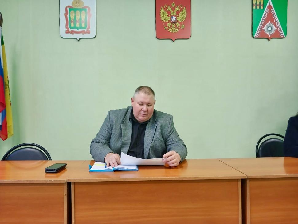 Исполняющий полномочия главы Камешкирского района Дмитрий Мануковский провел оперативное совещание