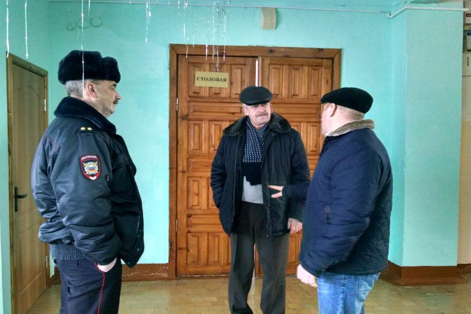 Обследование мест проведения массовых праздничных новогодних и рождественских мероприятий и основных террористически уязвимых объектов районных инфраструктур