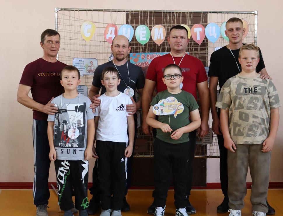 Состоялась спортивная эстафета "Вместе с папой"