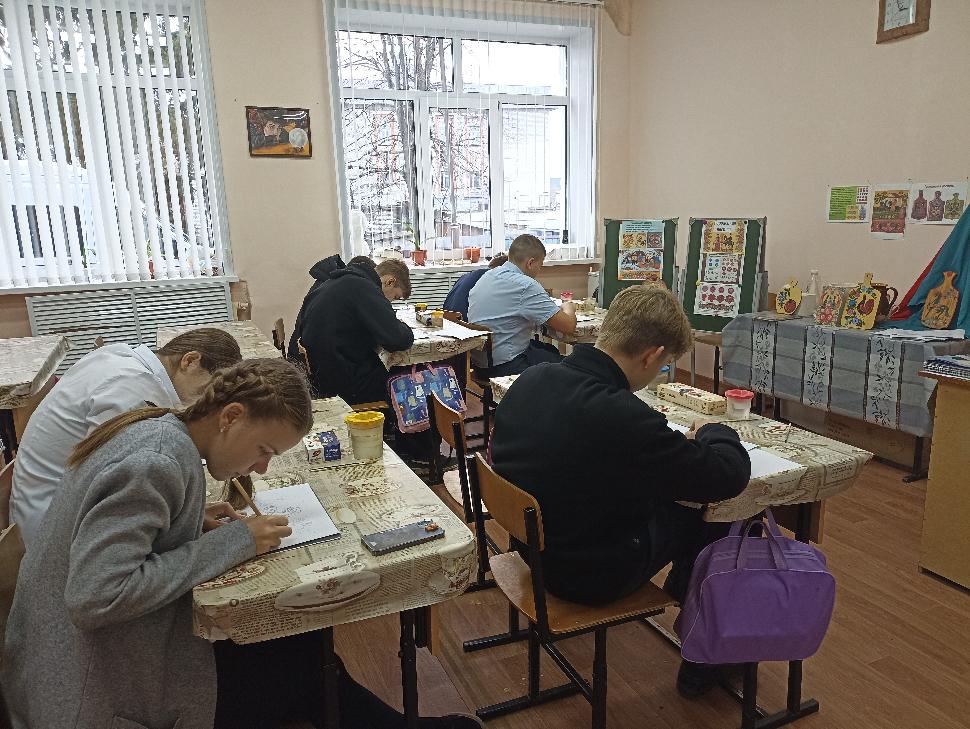 Состоялся мастер-класс «Городецкая роспись» по дереву