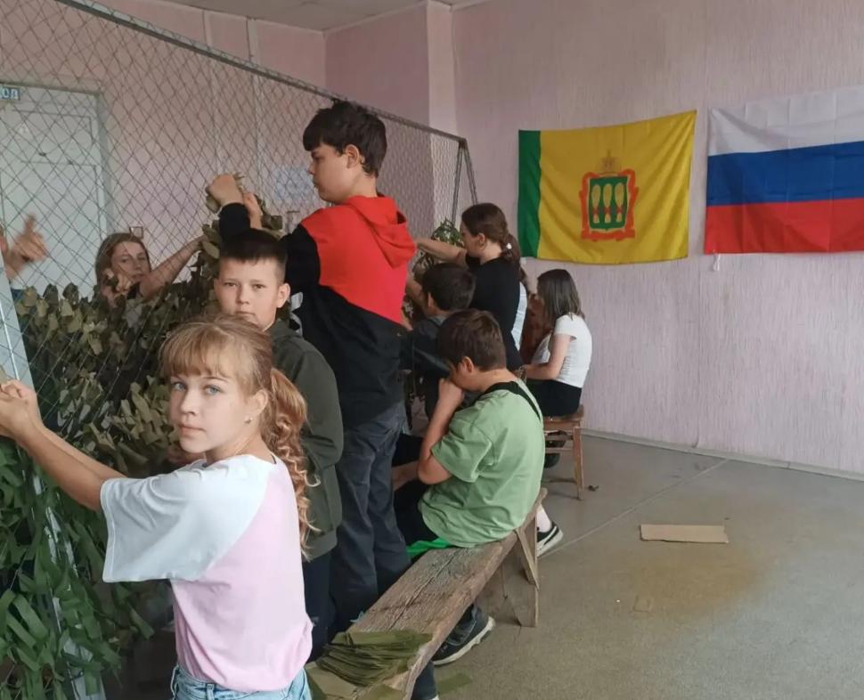 День волонтёра в школьном лагере: день добрых дел День волонтёра в школьном лагере: день добрых дел