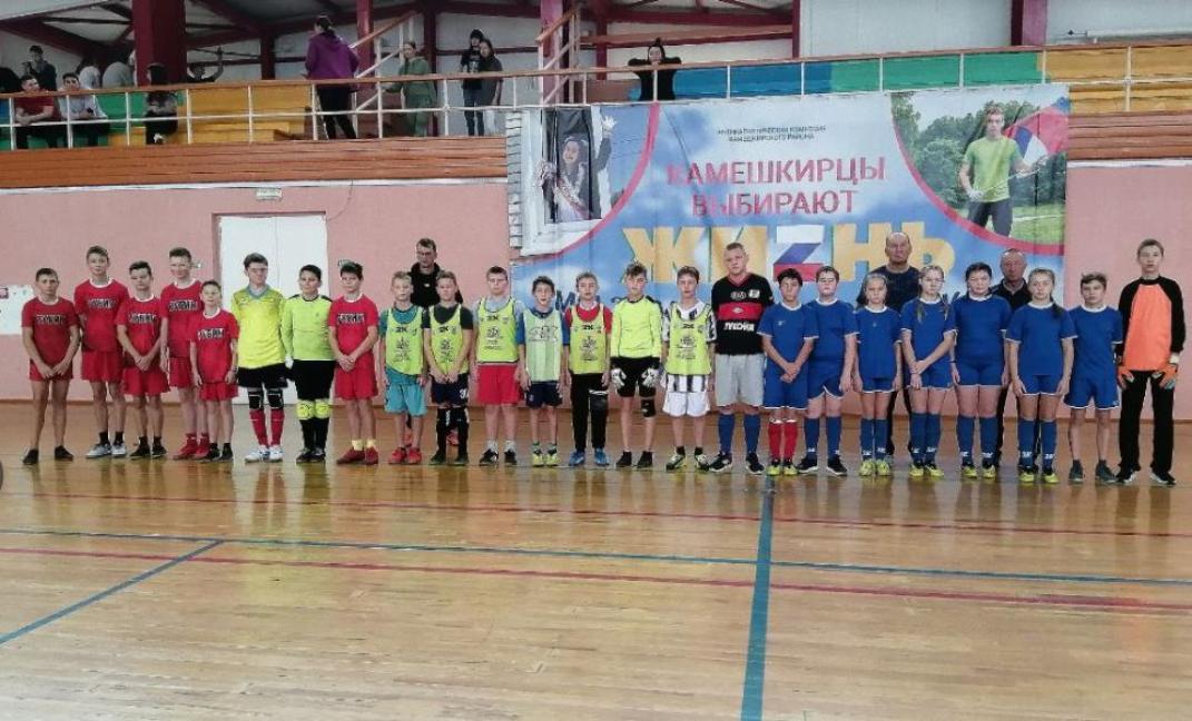Состоялись районные  соревнования по мини-футболу
