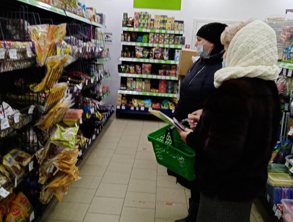 В Камешкирском районе проводится ежедневный мониторинг наличия товарных запасов в магазинах и средних потребительских цен В Камешкирском районе проводится ежедневный мониторинг наличия товарных запасов в магазинах и средних потребительских цен