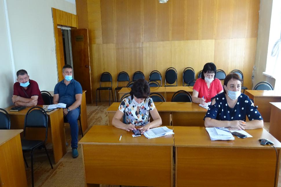 Специалисты отдела экономики, развития сельского хозяйства , продовольствия администрации Камешкирского района  приняли участие в совещании в  режиме видеоконференции