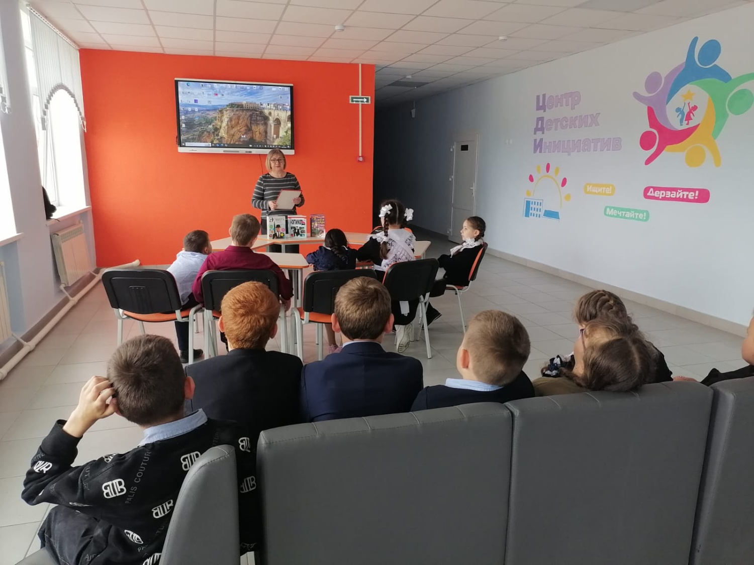 Познавательный час «Великий и могучий русский язык» Познавательный час «Великий и могучий русский язык»