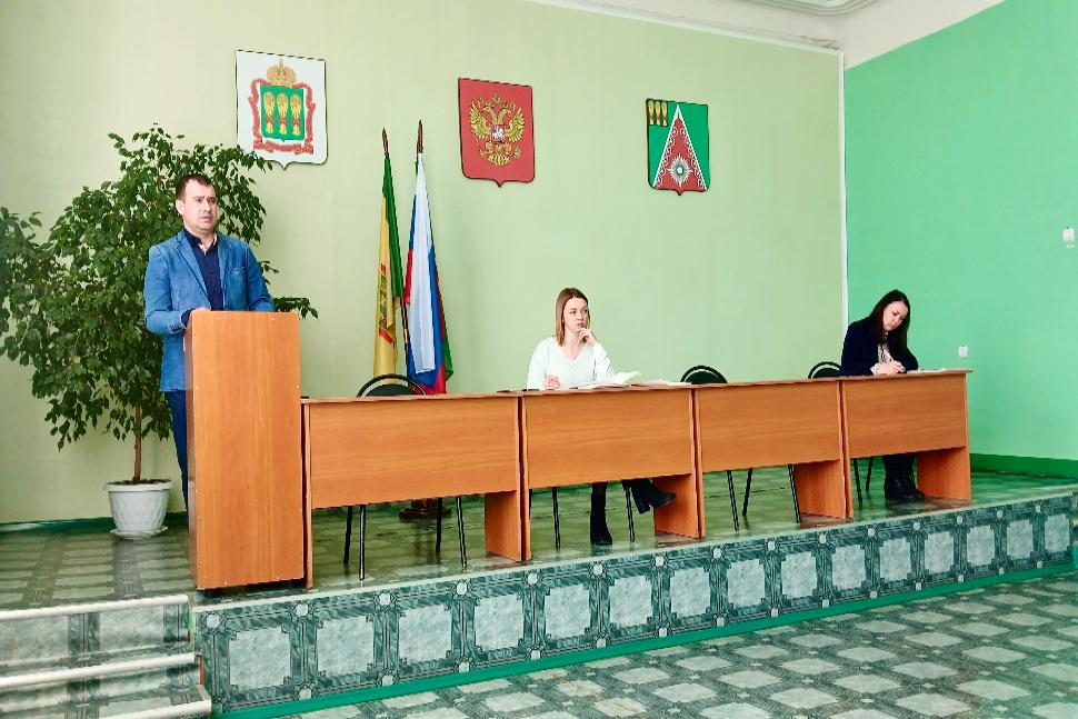 Глава Камешкирского района Ольга Белянина провела оперативное совещание Глава Камешкирского района Ольга Белянина провела оперативное совещание