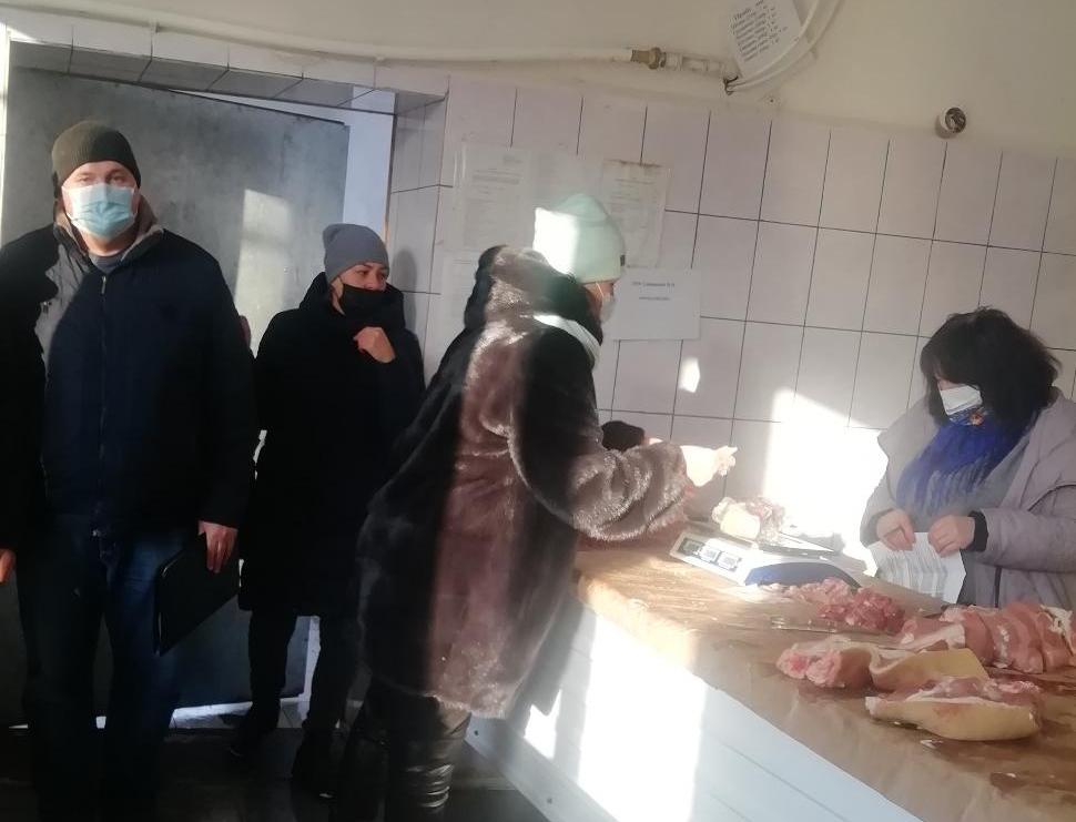 В Камешкирском районе провели  рейд  по выявлению фактов нарушений при реализации   свиноводческой продукции