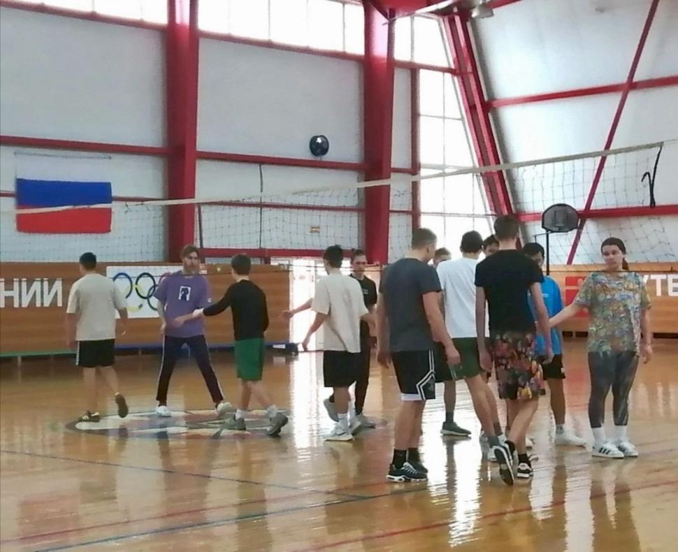 Товарищеский матч по волейболу