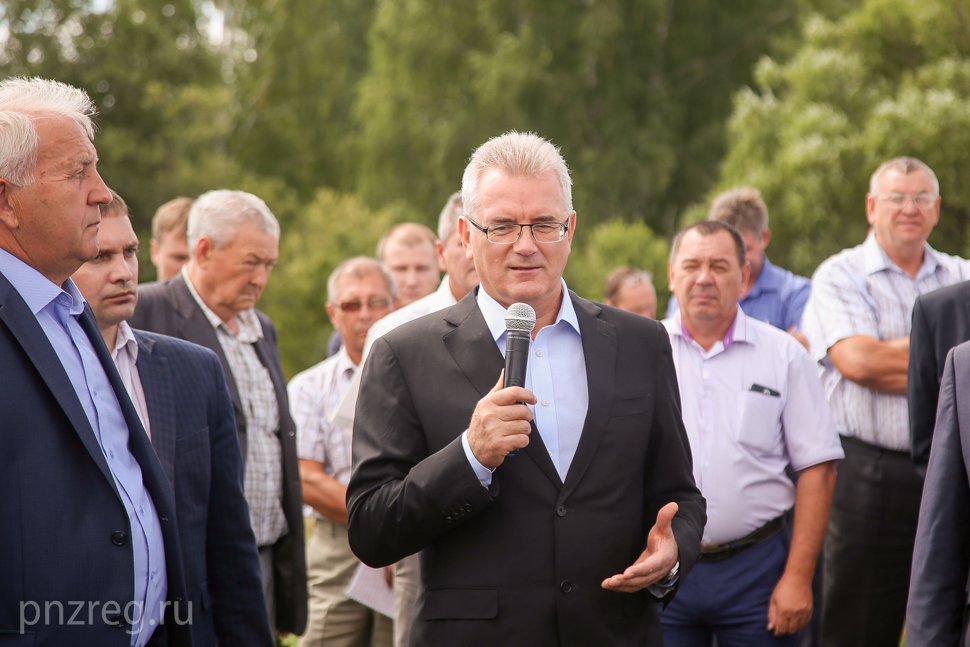 Глава администрации Камешкирского района Сергей Хазов принял участие в открытии областного семинара на тему повышения эффективности земледелия