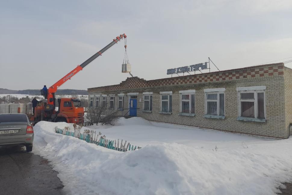 В селе Дьячевка подрядчик приступил к осуществлению работ по капитальному ремонту крыши и входной группы здания Дома культуры В селе Дьячевка подрядчик приступил к осуществлению работ по капитальному ремонту крыши и входной группы здания Дома культуры