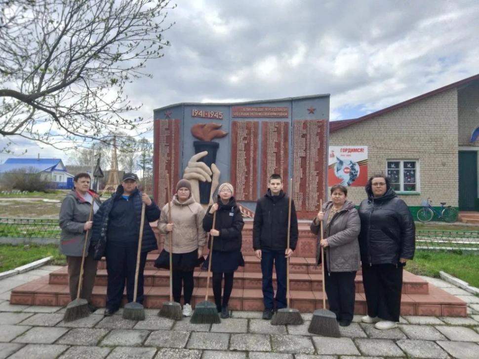 Акция «Чистый памятник»