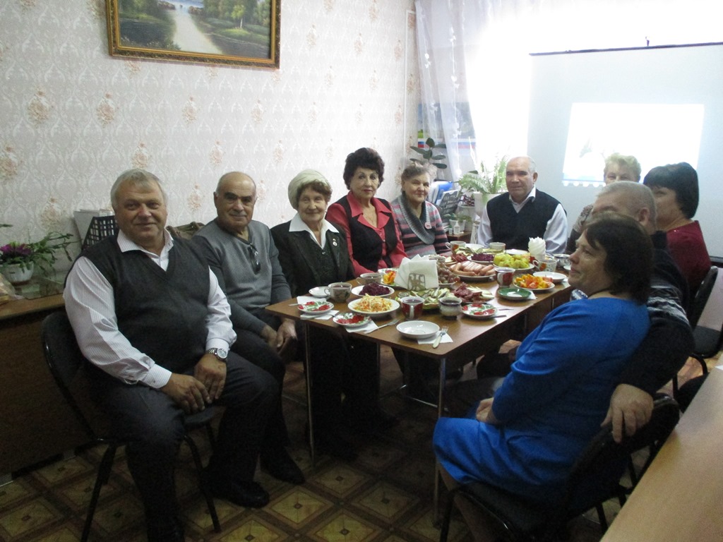 Праздничная программа «В кругу друзей»