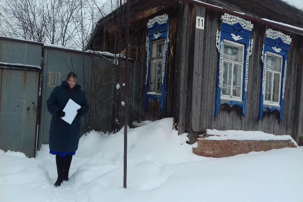 Специалисты Комплексного центра провели рейды по выявлению и обследованию семей, находящихся в социально-опасном положении