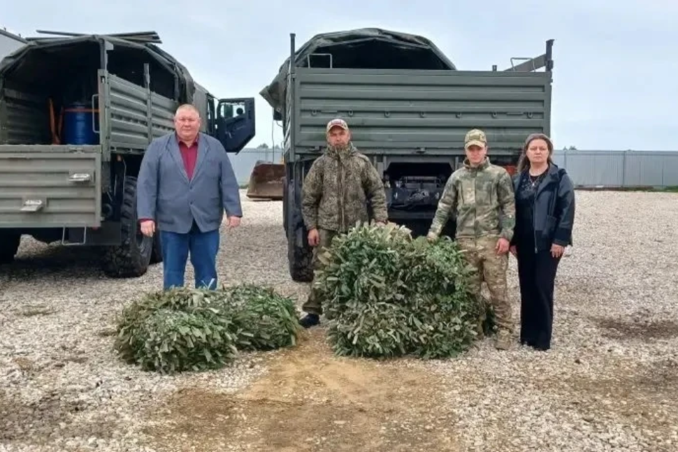 Из Камешкирского района в зону специальной военной операции отправляется очередной гуманитарный груз Из Камешкирского района в зону специальной военной операции отправляется очередной гуманитарный груз
