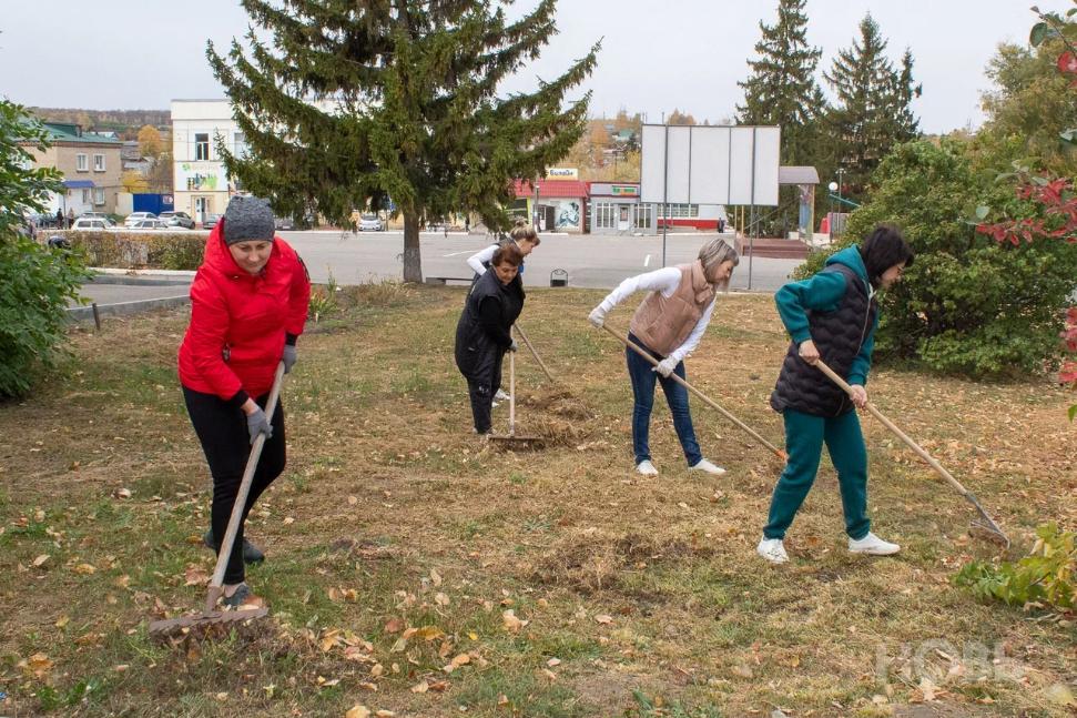 В Камешкирском районе состоялся субботник по благоустройству и санитарной очистке территорий населенных пунктов В Камешкирском районе состоялся субботник по благоустройству и санитарной очистке территорий населенных пунктов