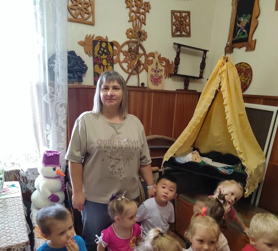 «Экскурсия в музейную комнату»