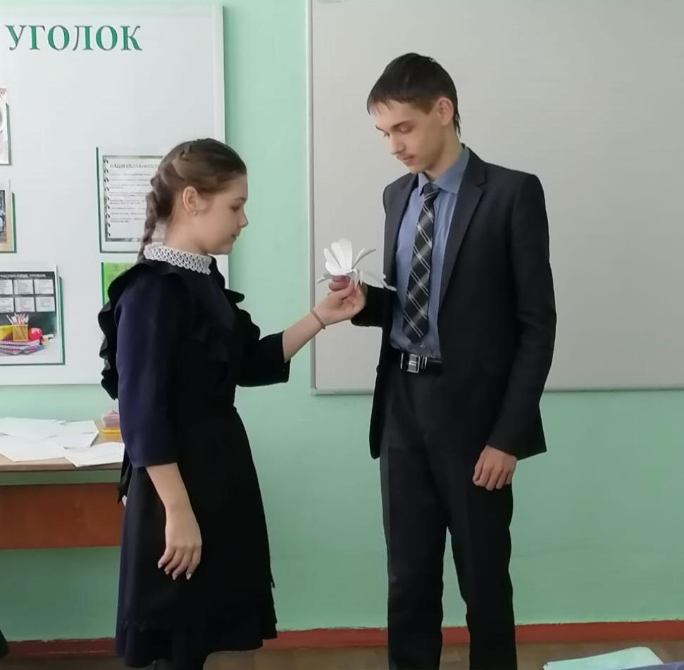 Патриотический час поэзии «Мир и дружба нам нужны!»