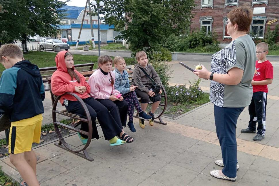 Познавательно - игровая программа ««Яблочный спас яблочко припас» 