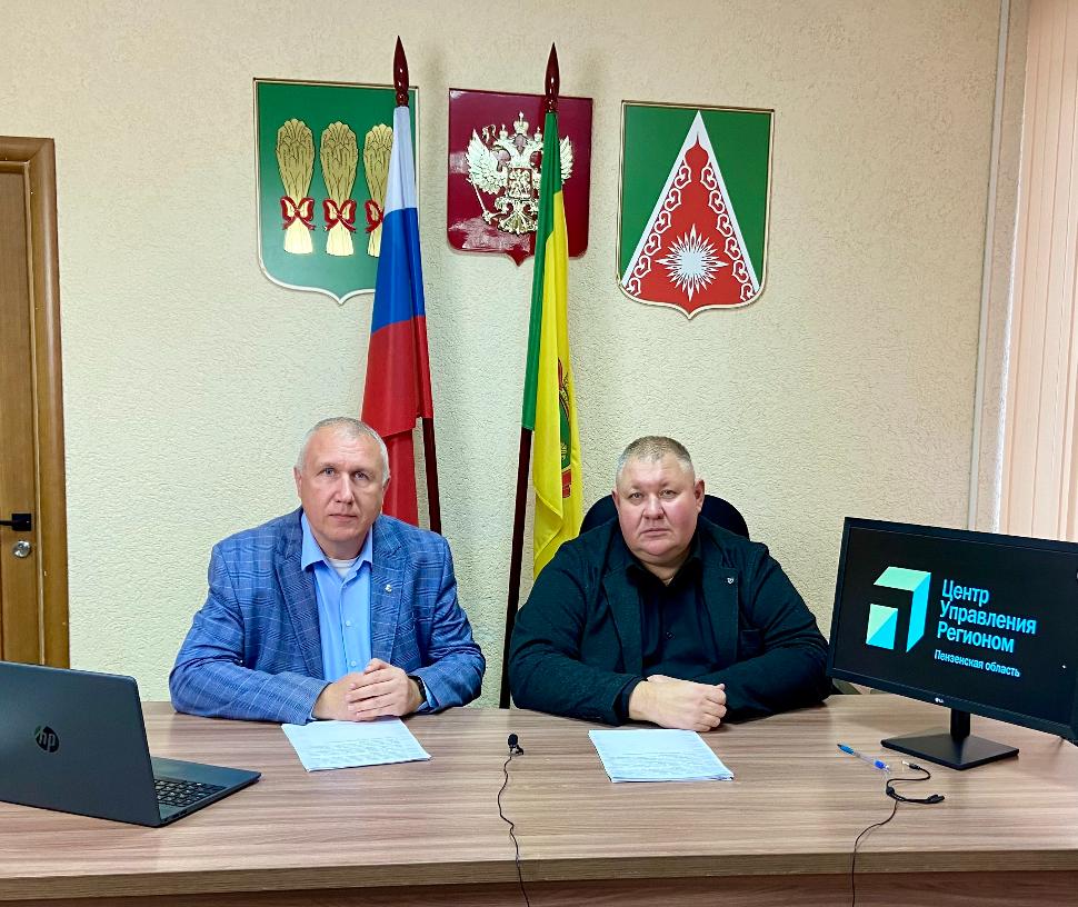 Глава Камешкирского района Дмитрий Мануковский провел прямую линию Глава Камешкирского района Дмитрий Мануковский провел прямую линию