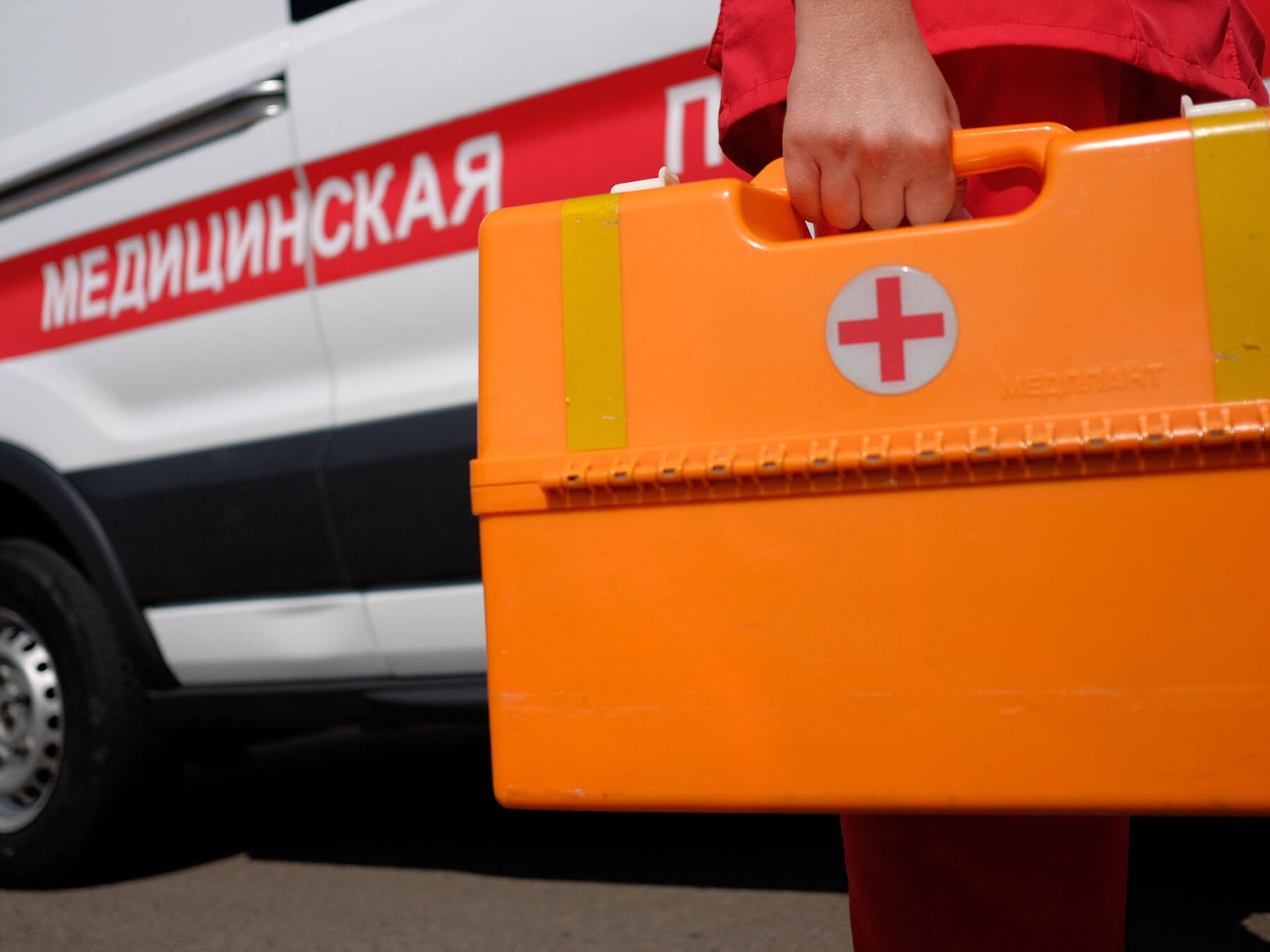 В ЧЕМ ОТЛИЧИЯ МЕЖДУ ЭКСТРЕННОЙ И НЕОТЛОЖНОЙ МЕДИЦИНСКОЙ ПОМОЩЬЮ?