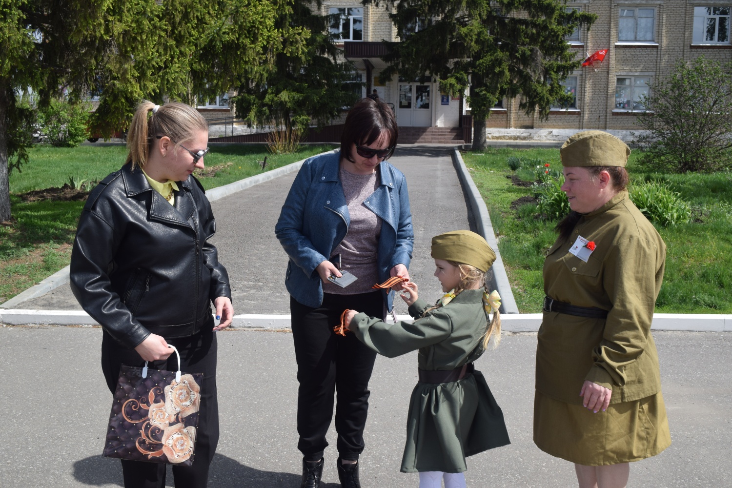 «Георгиевская ленточка, символ победы!»