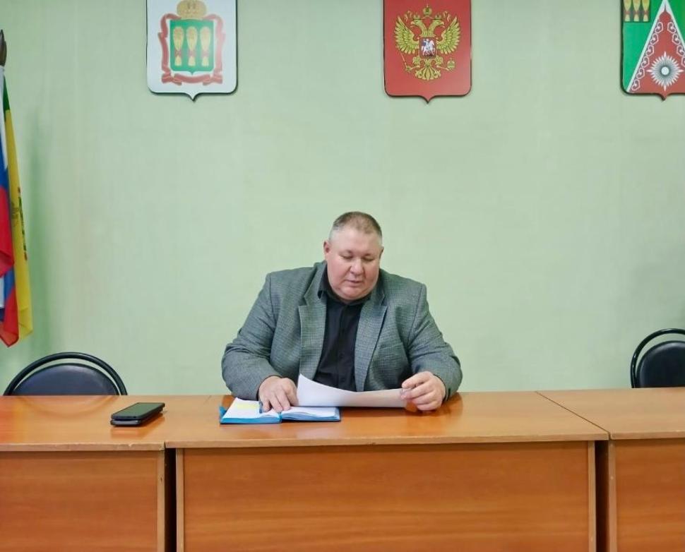 Исполняющий полномочия главы Камешкирского района Дмитрий Мануковский провел оперативное совещание