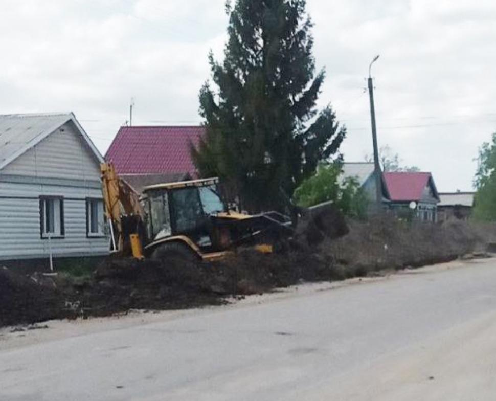 В с.Русский Камешкир продолжается капитальный ремонт водопровода по ул. Кирова В с.Русский Камешкир продолжается капитальный ремонт водопровода по ул. Кирова