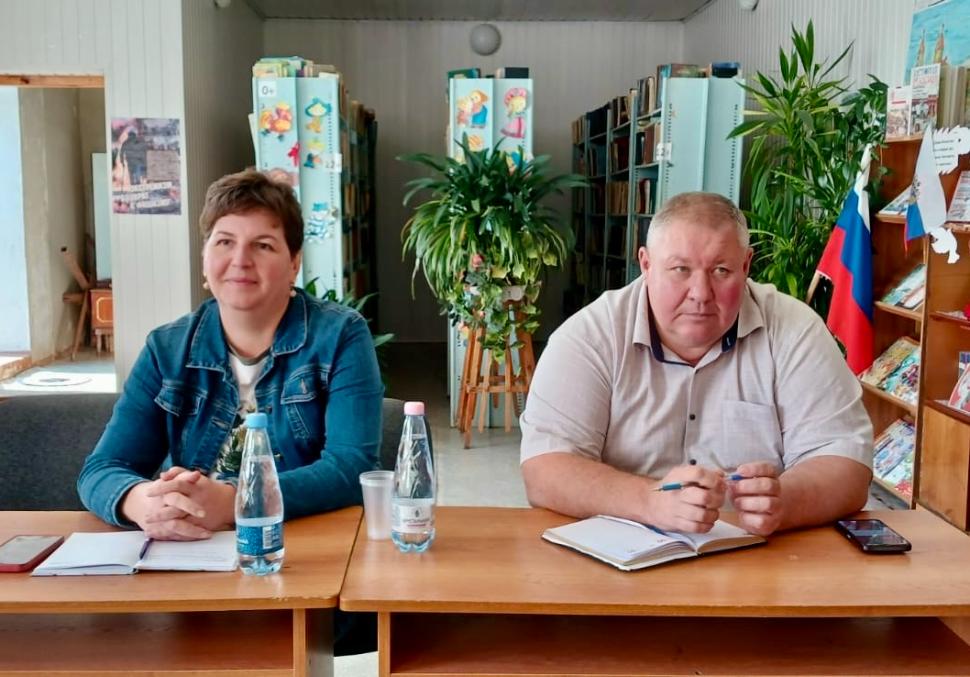 Глава Камешкирского района Дмитрий Мануковский провел выездной сход граждан в Чумаевском сельсовете