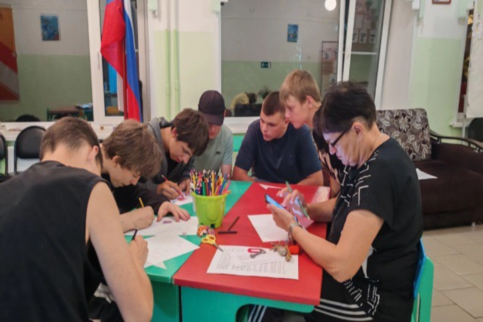 Конкурс рисунков и плакатов  