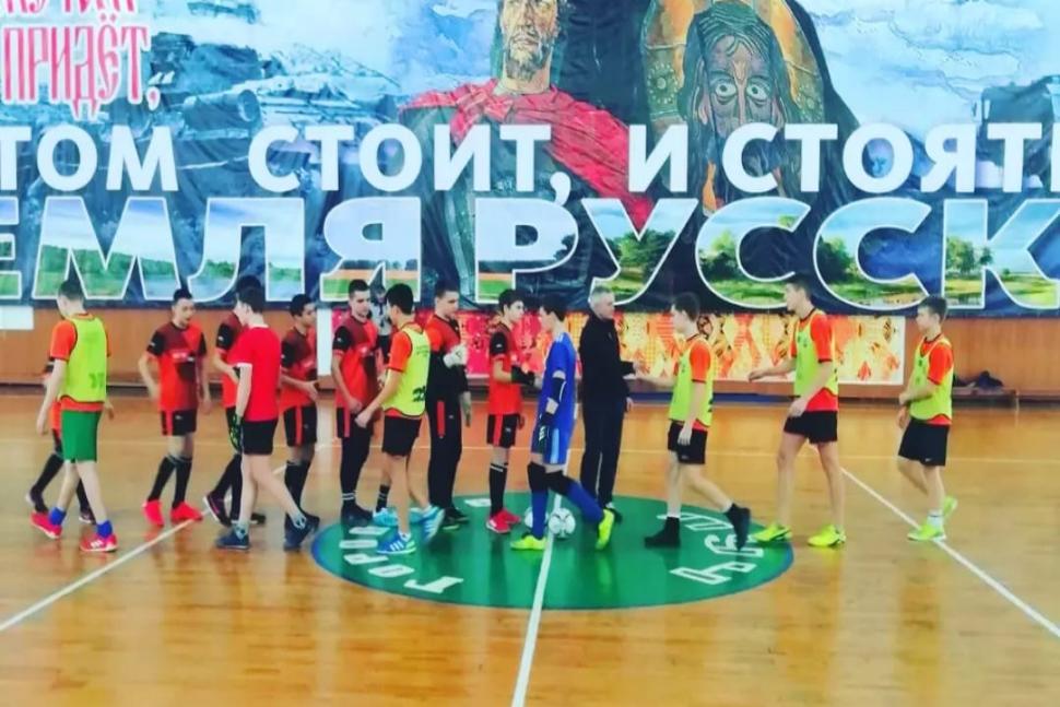 Приняли участие в соревнованиях по мини футболу Приняли участие в соревнованиях по мини футболу