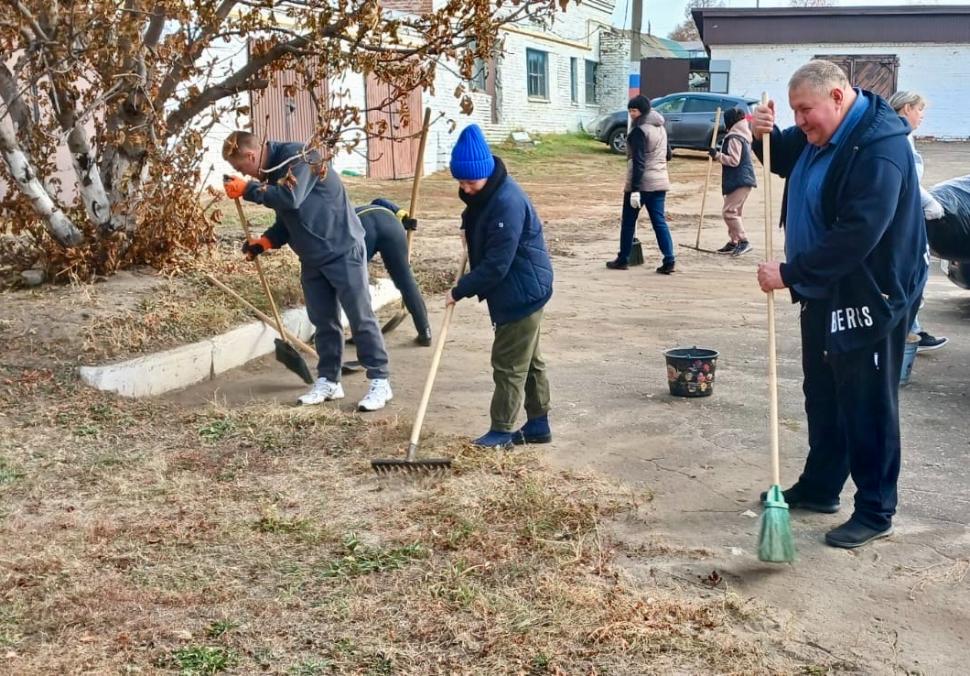 В Камешкирском районе состоялся субботник по благоустройству и санитарной очистке территорий населенных пунктов В Камешкирском районе состоялся субботник по благоустройству и санитарной очистке территорий населенных пунктов