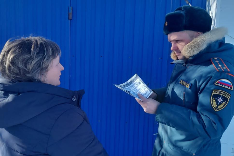 В Камешкирском районе продолжают профилактические рейды по разъяснению правил пожарной безопасности в частном жилом секторе