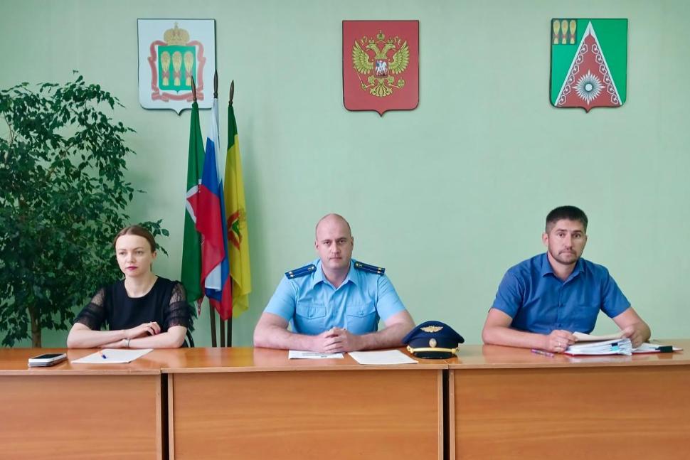 В администрации Камешкирского района прошла очередная 39 сессия Собрания представителей Камешкирского района