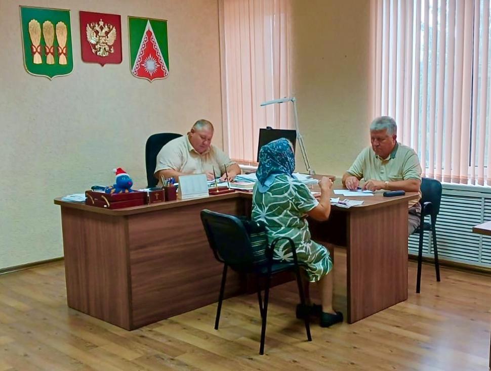  Глава Камешкирского района Дмитрий Мануковский принял участие в личном приёме граждан, который проводил Советник Губернатора Пензенской области Гудожников Николай Егорович
