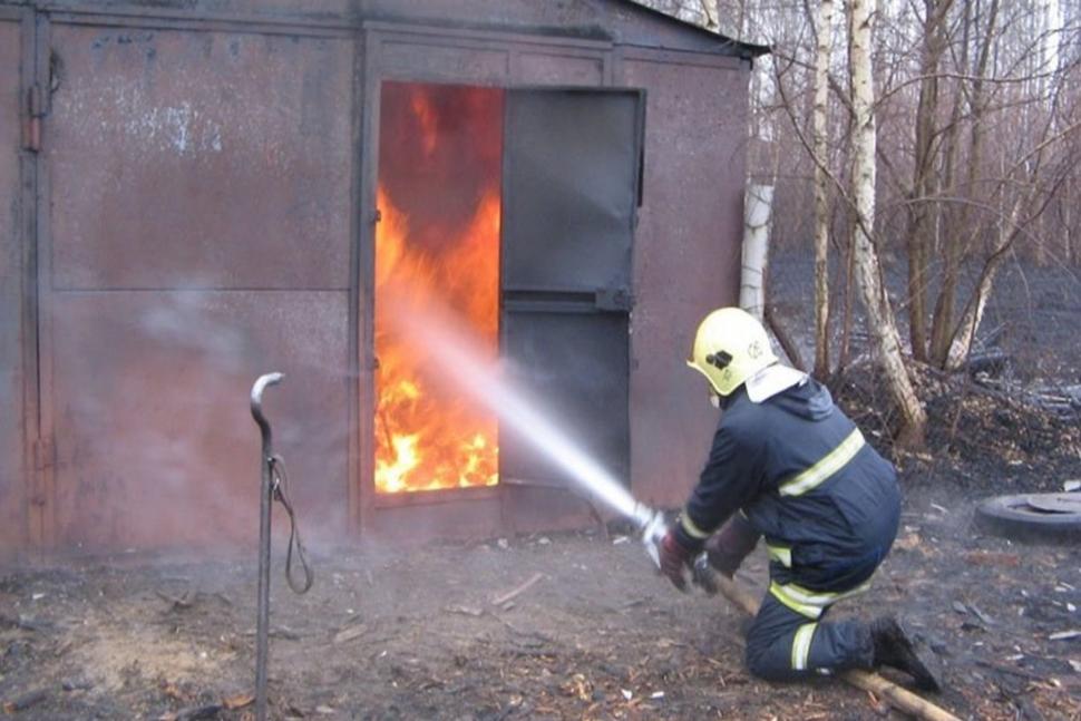 В гаражном боксе домовладения произошло замыкание электропроводки