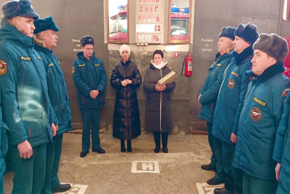 Глава Камешкирского района Ольга Белянина провела встречу с трудовым коллективом Пожарно-спасательной службы № 40 - Русский Камешкир