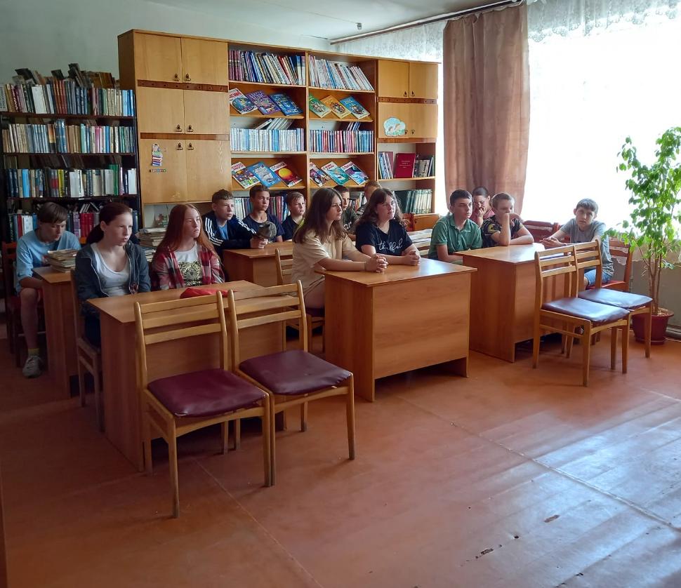 Экологический час "Зеленый мир родной природы"