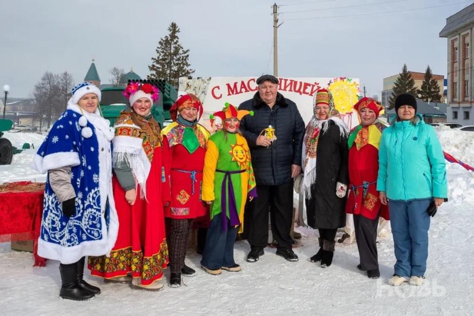 В селе Русский Камешкир прошли масленичные гулянья
