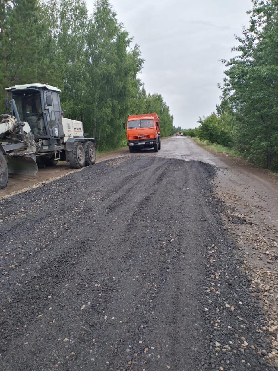Летнее содержание автомобильных дорог в Камешкирском районе