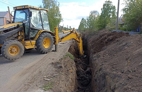 В с.Русский Камешкир продолжается капитальный ремонт водопровода по ул. Кирова