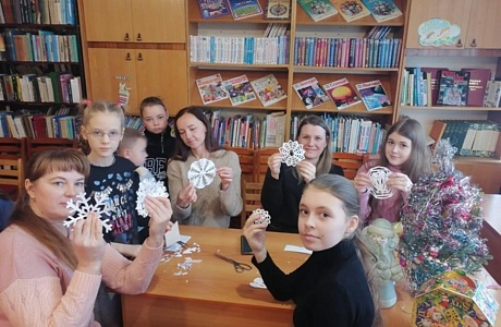 Мастер – класс «Снежинка в руке – и в сказку путь открыт»