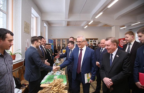 Делегация от Камешкирского района приняла участие в работе IV Агрономического форума «Технология возделывания сельскохозяйственных культур в Пензенской области» Делегация от Камешкирского района приняла участие в работе IV Агрономического форума «Технология возделывания сельскохозяйственных культур в Пензенской области»