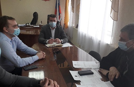 Глава администрации Камешкирского района Павел Мигин провел рабочую встречу Глава администрации Камешкирского района Павел Мигин провел рабочую встречу
