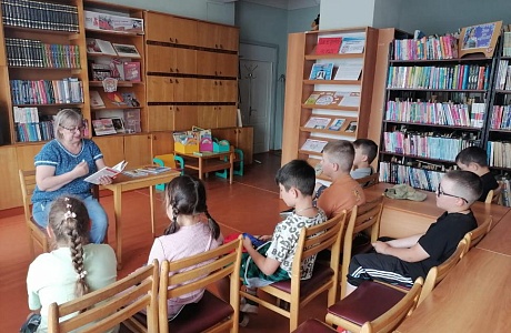 Обзор книг патриотической тематики «Пусть поколения знают» Обзор книг патриотической тематики «Пусть поколения знают»