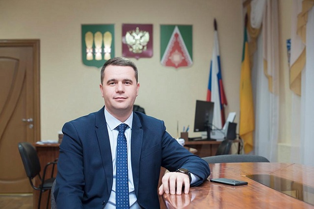 Поздравление Главы администрации Камешкирского района Павла Мигина с Днём пожарной охраны Поздравление Главы администрации Камешкирского района Павла Мигина с Днём пожарной охраны