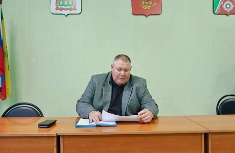 Исполняющий полномочия главы Камешкирского района Дмитрий Мануковский провел оперативное совещание