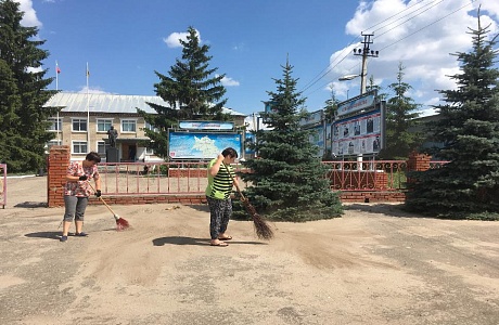 Благоустройство центра в селе Русский Камешкир
