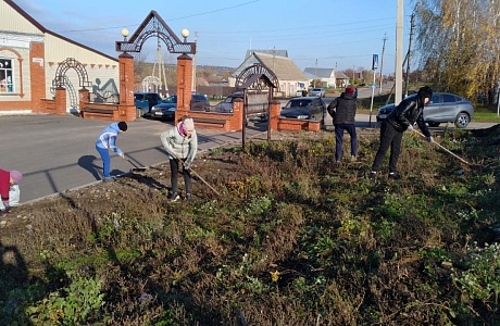 В Камешкирском районе состоялся субботник по благоустройству и санитарной очистке территорий населенных пунктов В Камешкирском районе состоялся субботник по благоустройству и санитарной очистке территорий населенных пунктов