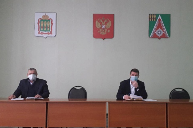 Глава администрации Камешкирского района Павел Мигин провел очередное заседание организационного комитета
